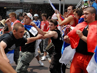 Δίωξη σε τρεις ομογενείς για επεισόδια σε αγώνα τένις