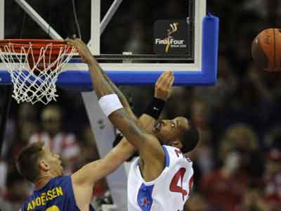 «Έκλεισε» τον Terence Morris η Efes Pilsen