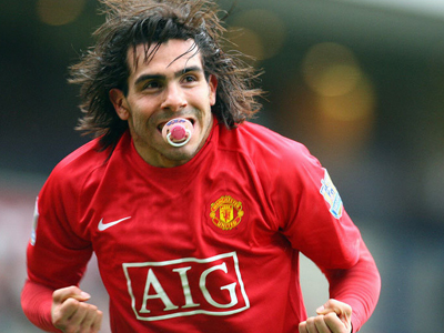 Κοντά στην πόρτα της εξόδου ο Τέβες