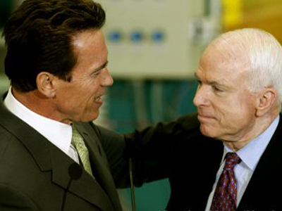 Ένας ”εξολοθρευτής” να σώσει τον Μακέιν