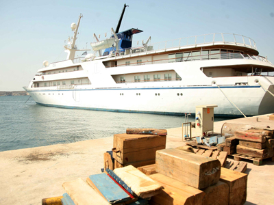 Η θαλαμηγός του Σαντάμ στο Πέραμα