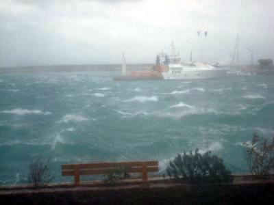 Βυθίστηκε πλοίο στο λιμάνι της Θάσου