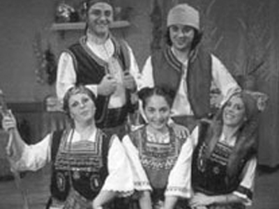 «Το παραμύθι με τα τέσσερα καπέλα»