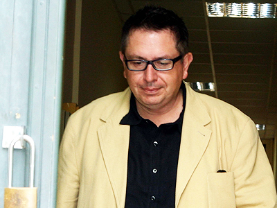 Ο κομιστής, η “ψευδομάρτυρας” και η αλήθεια