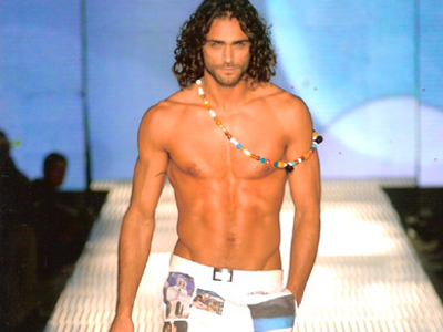 Αναζητείται γνωστό μοντέλο για εισαγωγή κόκας