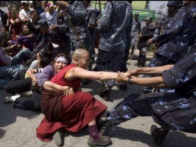 Ένταση και πυροβολισμοί σε πορεία Θιβετιανών στην Κίνα