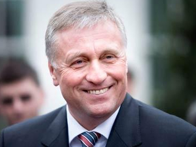 Παραιτήθηκε και τυπικά ο Τσέχος πρωθυπουργός