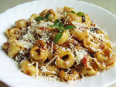 Μούχλα σε τορτελίνια γνωστής εταιρείας