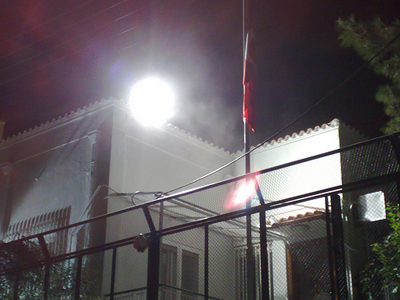 Πέταξαν μολότοφ στο φυλάκιο του τουρκικού προξενείου