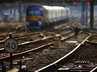 Οι Βρετανοί εθνικοποιούν τμήμα του σιδηροδρομικού τους δικτύου