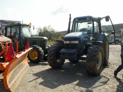 Σύγκρουση τρακτέρ με ΙΧ