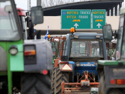 Τα τρακτέρ έφυγαν… ο γενικός μένει