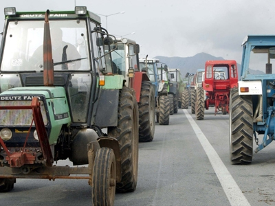Στους δρόμους και πάλι οι αγρότες