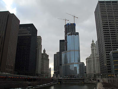 Ο Τραμπ ζητά 3 δις από τις τράπεζες