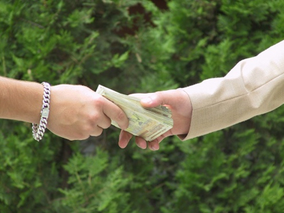 «Πρωταθλητές» στη διαφθορά τα πολιτικά κόμματα