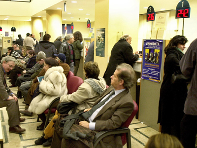 Δισταγμοί στην αναζήτηση «δανεικών» από νοικοκυριά και επιχειρήσεις