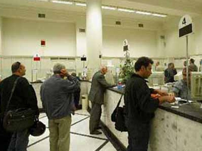 ”Αξιωματικός” εξαπατούσε τράπεζες