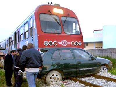 Ένας τραυματίας από σύγκρουση τρένου με ΙΧ