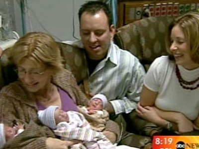 Γέννησε τα παιδιά της κόρης της