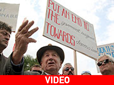 Χέρι-χέρι Τσάμηδες και Σκοπιανοί