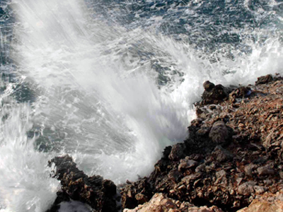 Έκρυψαν επικίνδυνο μίνι τσουνάμι στο Αίγιο με 4 τραυματίες