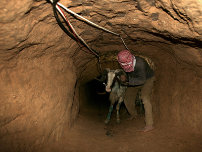Τραγωδία σε τούνελ που συνδέει την Αίγυπτο με τη Λωρίδα της Γάζας