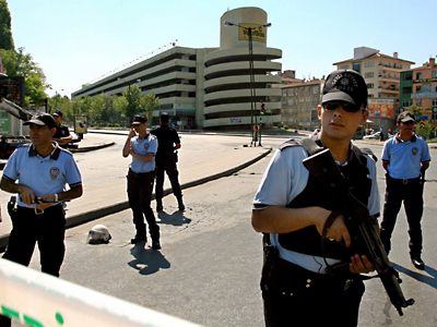 Θάνατος από πυροβολισμούς σε δημοτικό κτίριο στην Τουρκία