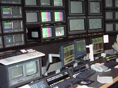 «Ποντικοί» άδειασαν τηλεοπτικό στούντιο