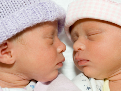 Δίδυμες “ενώθηκαν” μετά από 28 χρόνια