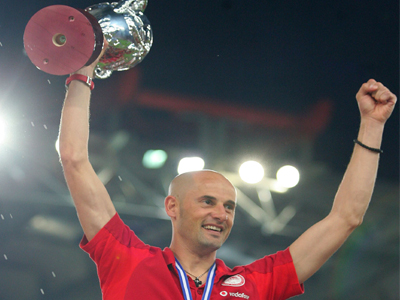 Κρεμάει τα παπούτσια του ο «Τζόλε»;