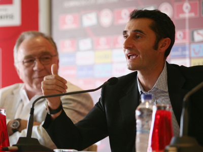 Ανανεώνει ο Βαλβέρδε