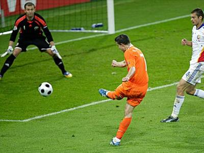 Χωρίς Φαν Πέρσι η Ολλανδία κόντρα στα Σκόπια