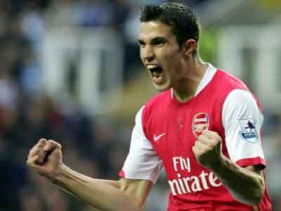 Παραμένει «κανονιέρης» ο Van Persie