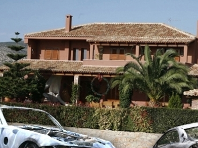 Επικηρύσσει τους απαγωγείς η οικογένεια του γιατρού