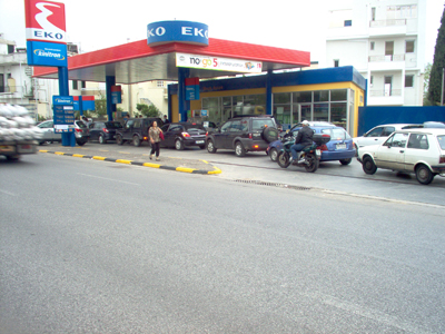 Ανοικτά τα βενζινάδικα