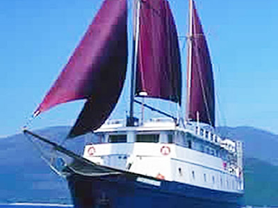 Πρόσκρουση πλοίου στο λιμάνι της Καλύμνου