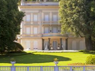 Ο Μπερλουσκόνι και η Βίλα Campari