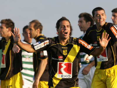 Και… σχεδιαστής ρούχων ο Βίκτορ Βιτόλο