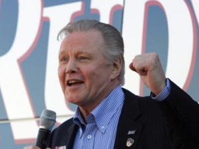 Πανευτυχής παππούς ο Γιον Βόιτ