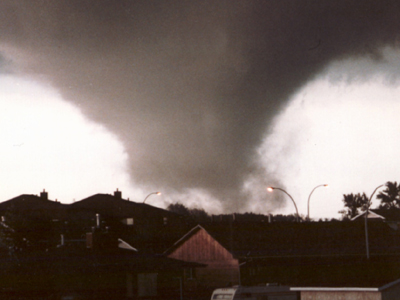 Στον αέρα χαρτιά και ρουσφέτια
