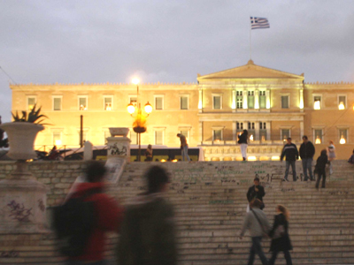 “Λαός και Κολωνάκι” στη Βουλή