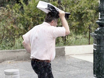 Το μπουρίνι τους “άφησε” χωρίς ρεύμα