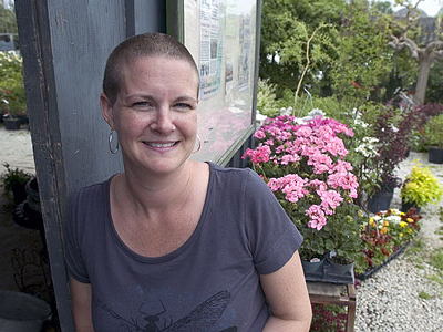 Ξύρισε το κεφάλι της και την απέλυσαν