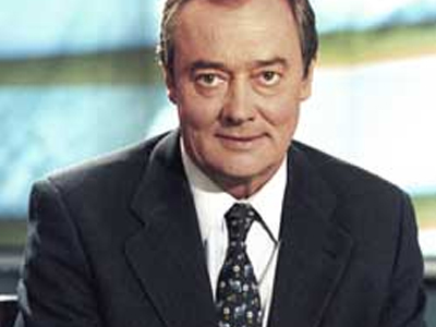 Παρουσιαστής δε σταματά να κλαίει μετά από βλεφαροπλαστική