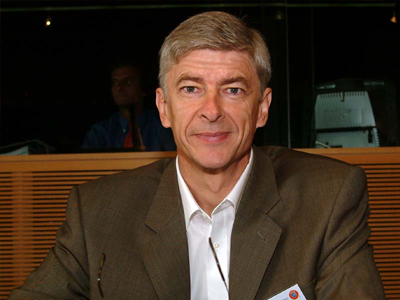 Σκέφτεται την πρόταση της Ρεάλ ο Αρσέν Βενγκέρ