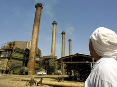 Νέες πιέσεις για το δολάριο αντισταθμίζουν το ράλι του πετρελαίου