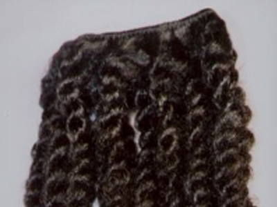 Της καρφώθηκε μια σφαίρα… στα μαλλιά!