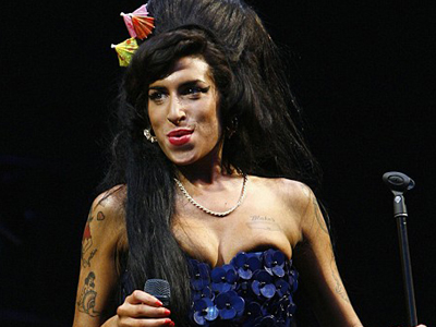 Η Amy Winehouse έδειρε θαυμαστή της