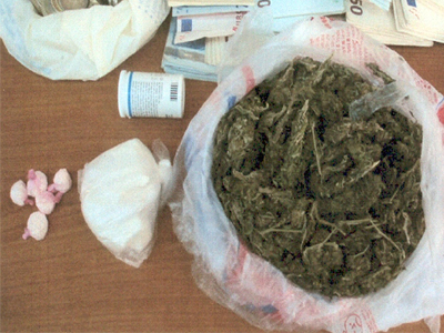 Κοκαϊνη σε βιβλίο μετέφερε Αλβανός