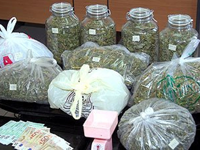 Πουλούσαν χασίς με τό… κιλό